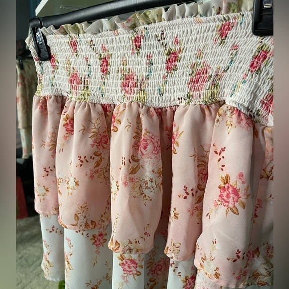 Cute Pink Tiered Ruffle Stretch Wide Waist XL Skirt Giving Strawberry Shortcake - Picture 3 of 12